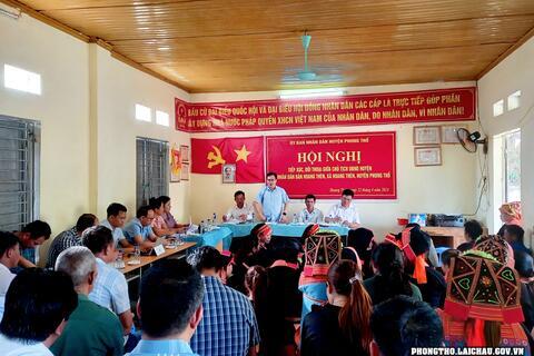 Hội nghị tiếp xúc, đối thoại giữa Chủ tịch UBND huyện với nhân dân bản Hoang Thèn xã Hoang Thèn