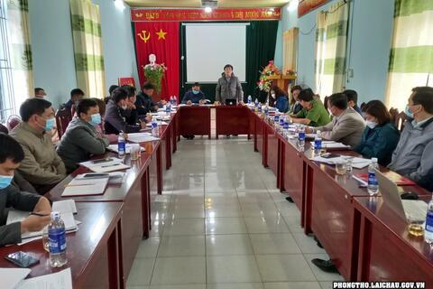 Ban Thường vụ huyện Phong Thổ làm việc tại xã Sì Lở Lầu