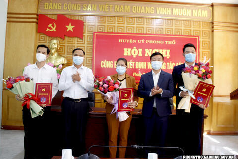 Huyện ủy Phong Thổ công bố quyết định về công tác cán bộ