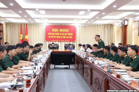 Hội nghị bàn giao nhiệm vụ Chỉ huy trưởng Bộ Chỉ huy Quân sự tỉnh Lai Châu