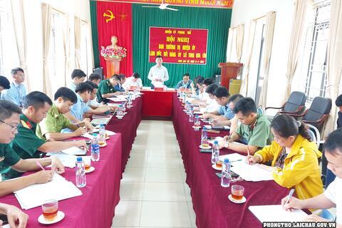 Ban thường vụ Huyện ủy làm việc tại xã Tung Qua Lìn