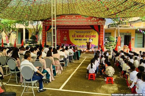 Trường PTDTBT TH&THCS số 2 Bản Lang tổ chức lễ khai giảng năm học mới