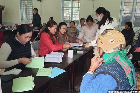 Thị trấn Phong Thổ: Chăm lo Tết cho người nghèo, các đối tượng chính sách, đối tượng bảo trợ xã hội, người có hoàn cảnh khó khăn