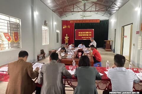 Đảng uỷ thị trấn tổ chức sinh hoạt Chi bộ mẫu tại Chi bộ Bản Nậm Pậy