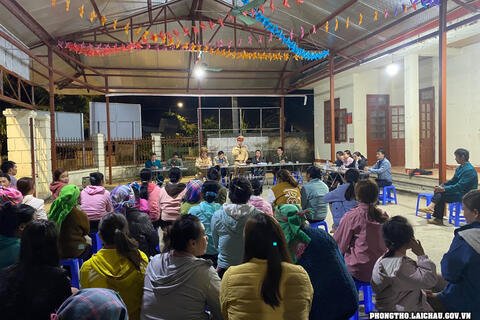 UBND thị trấn Phong Thổ Tổ chức tuyên truyền phổ biến giáo dục pháp luật tại thôn Đoàn Kết