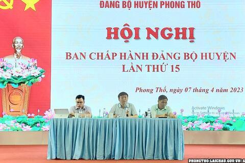 Đảng bộ huyện Phong Thổ tổ chức Hội nghị Ban chấp hành Đảng bộ huyện lần thứ 15