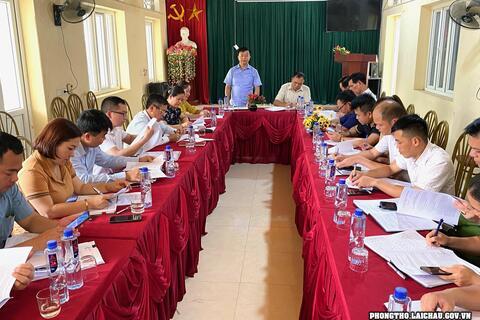 Tổ công tác của BTV Huyện uỷ Phong Thổ làm việc với Đảng uỷ xã Khổng Lào