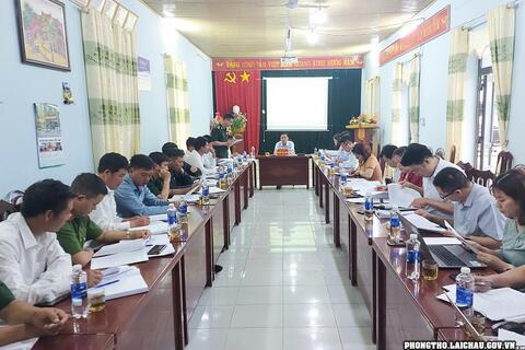 Ban thường vụ huyện Phong Thổ làm việc với xã Sì Lở Lầu về việc thực hiện Nghị quyết Đại hội Đảng bộ các cấp