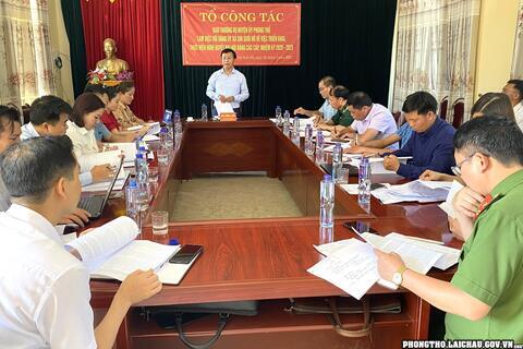 BTV Huyện uỷ Phong Thổ làm việc với Đảng uỷ xã Sin Suối Hồ