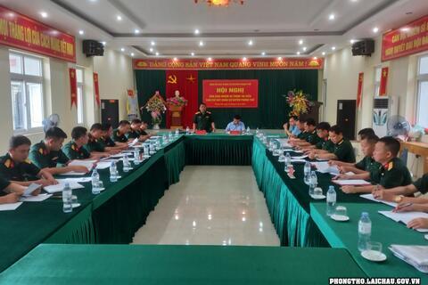 Hội nghị bàn giao nhiệm vụ chính trị viên BCHQS huyện Phong Thổ