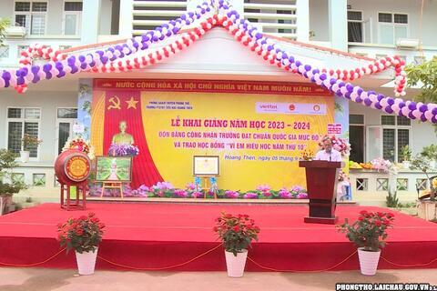 Trường PTDTBT Tiểu học Hoang Thèn tổ chức khai giảng năm học mới