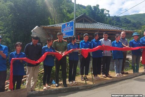 Thanh niên huyện Phong Thổ chung tay xây dựng nông thôn mới