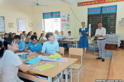 Phòng giáo dục huyện Phong Thổ tập huấn giáo viên chủ nhiệm tiểu học, trung học cơ sở