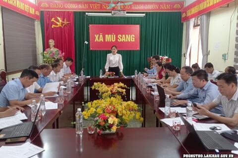 Tổ công tác số 03 UBND huyện Phong Thổ làm việc với xã Mù Sang
