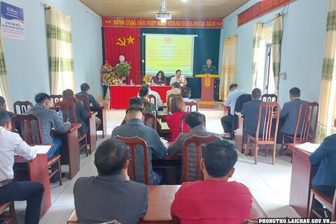 Đoàn đại biểu HĐND tỉnh và huyện Phong Thổ tiếp xúc cử tri tại xã Sì Lở Lầu và xã Pa Vây Sử