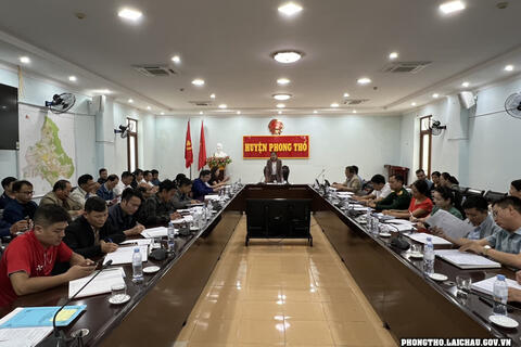 Hội nghị Đánh giá kết quả thực hiện xã đạt ‘’ Tiêu chí Quốc gia về y tế năm 2023’’ huyện Phong Thổ