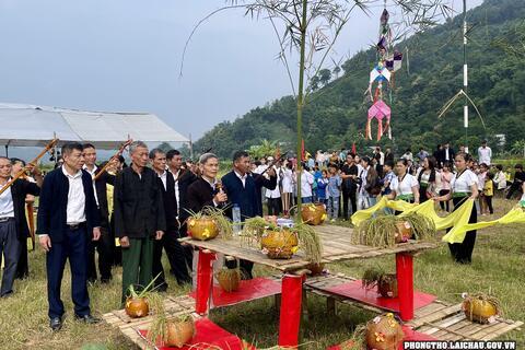Độc đáo Lễ hội “Kin lẩu khẩu mẩu” dân tộc Thái xã Mường So