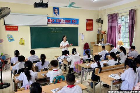 Trường Tiểu học thị trấn Phong Thổ thi đua “Dạy tốt, học tốt”