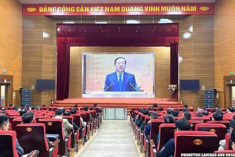 <a href="/tin-tuc-su-kien/kinh-te-chinh-tri" title="Tin Chính trị" rel="dofollow">Tin chính trị</a>