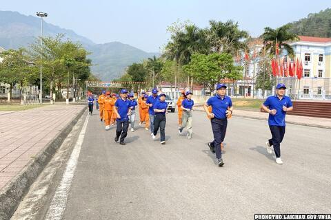 Điện lực Phong Thổ hưởng ứng Chiến dịch Giờ trái đất năm 2025