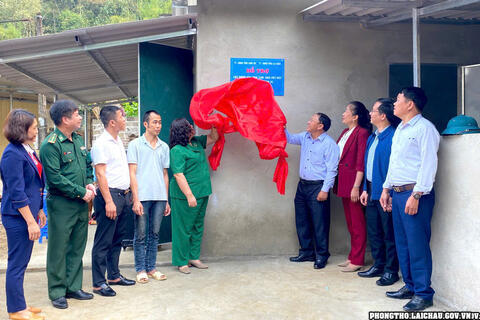 Lễ khánh thành và bàn giao nhà thuộc chương trình xóa nhà tạm, nhà dột nát trên địa bàn huyện Phong Thổ
