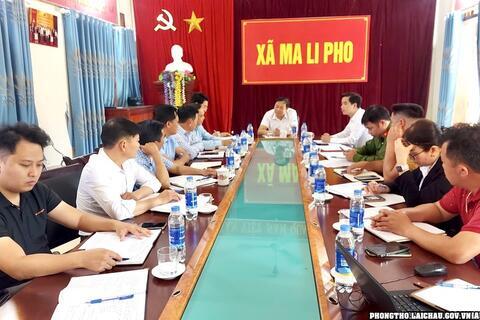Đoàn công tác của thường trực Huyện ủy Phong Thổ làm việc tại xã Ma Li Pho