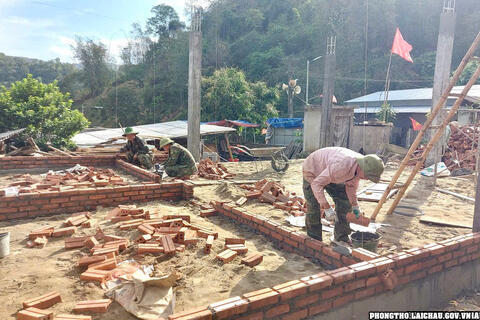 Ma Li Pho đẩy nhanh tiến độ xóa nhà tạm, nhà dột nát trên địa bàn