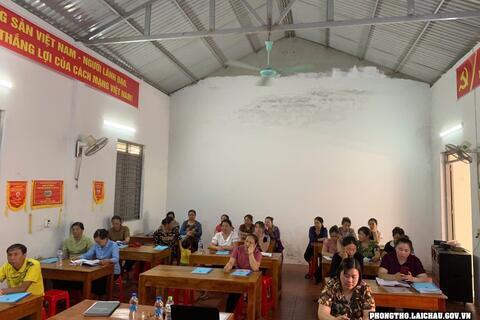 Tập huấn kỹ thuật trồng và chăm sóc cây chuối tại Thôn Vàng Bó, thị trấn Phong Thổ