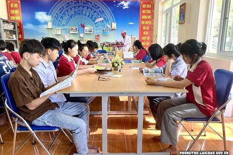 Phong Thổ nâng cao hiệu quả hoạt động của thư viện trường học