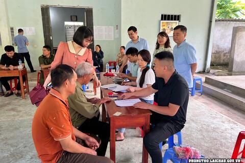 UBND thị trấn Phong Thổ chi trả trên 1 tỉ đồng tiền dịch vụ môi trường rừng năm 2024