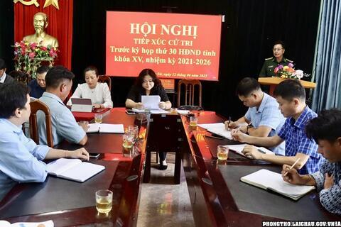 Đoàn đại biểu HĐND tỉnh, huyện tiếp xúc cử tri tại xã Pa Vây Sử