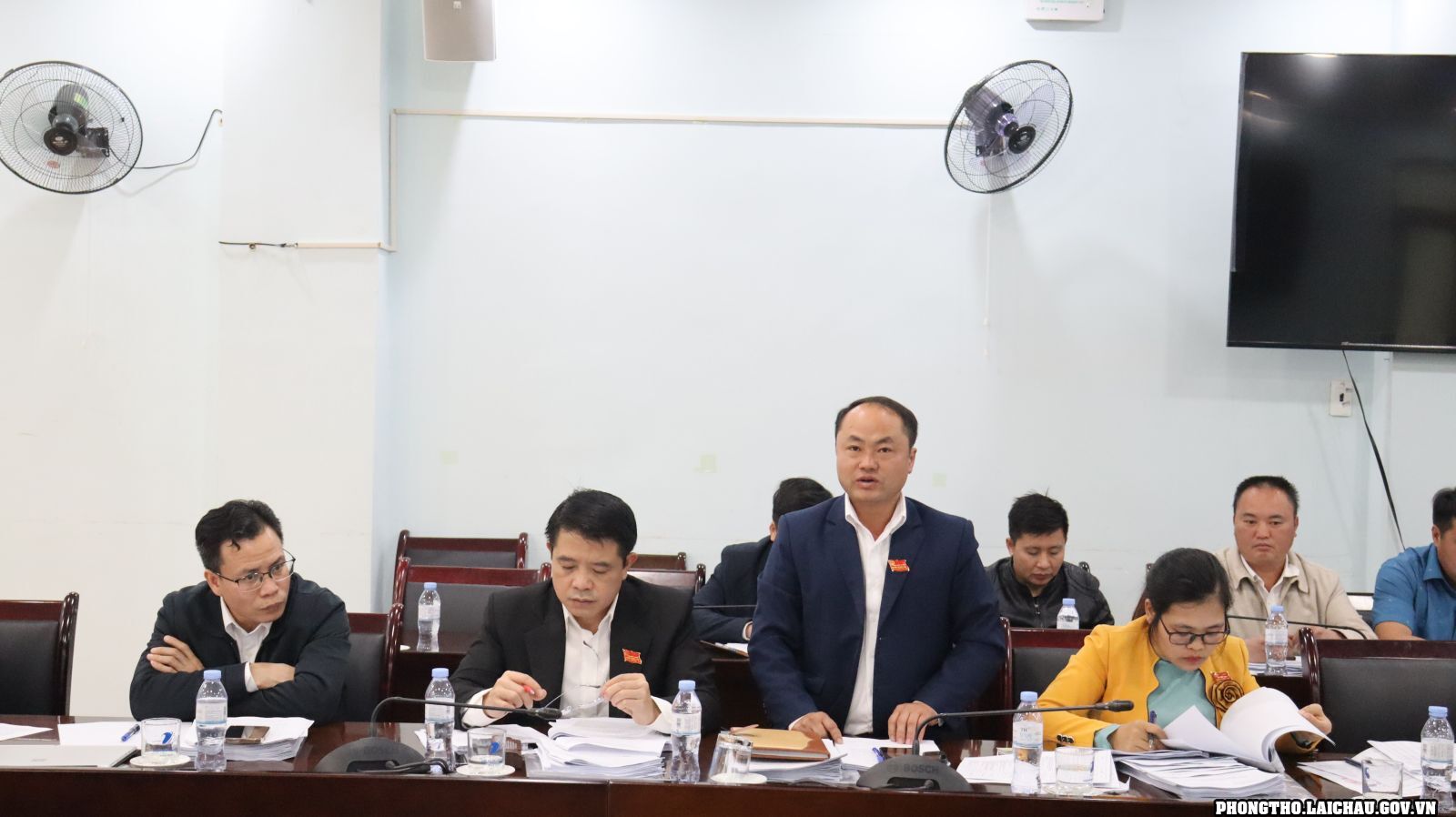 Thảo luận tại tổ Kỳ họp thứ Hai mươi tư HĐND huyện Phong Thổ khoá XXI nhiệm kỳ 2021 – 2026