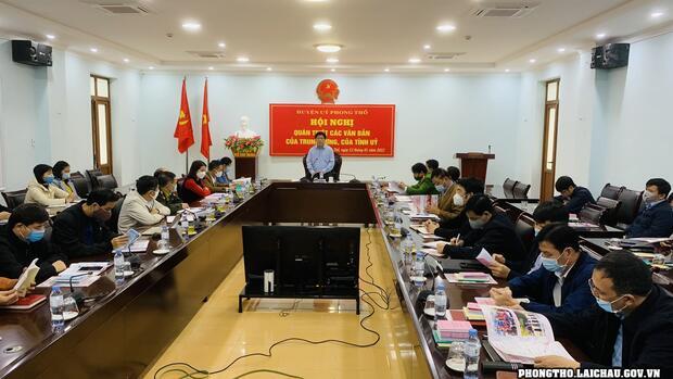 Huyện ủy Phong Thổ tổ chức Hội nghị triển khai các văn bản của Trung ương, Tỉnh ủy bằng hình thức trực tuyến