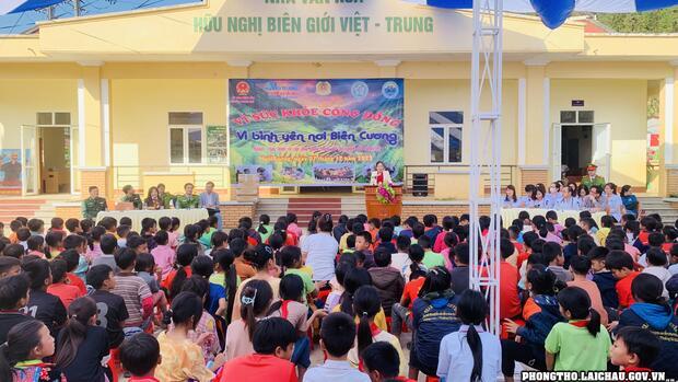 Chương trình Vì sức khỏe cộng đồng, vì bình yên nơi biên cương tại xã Huổi Luông