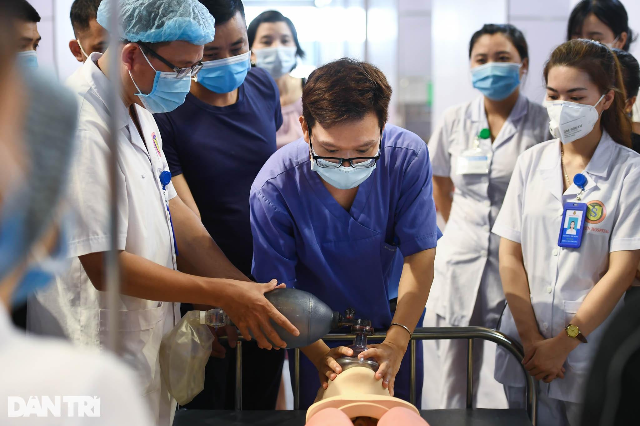 Cận cảnh Bệnh viện dã chiến 628 giường cùng 300 y bác sỹ ở Bắc Giang - 11